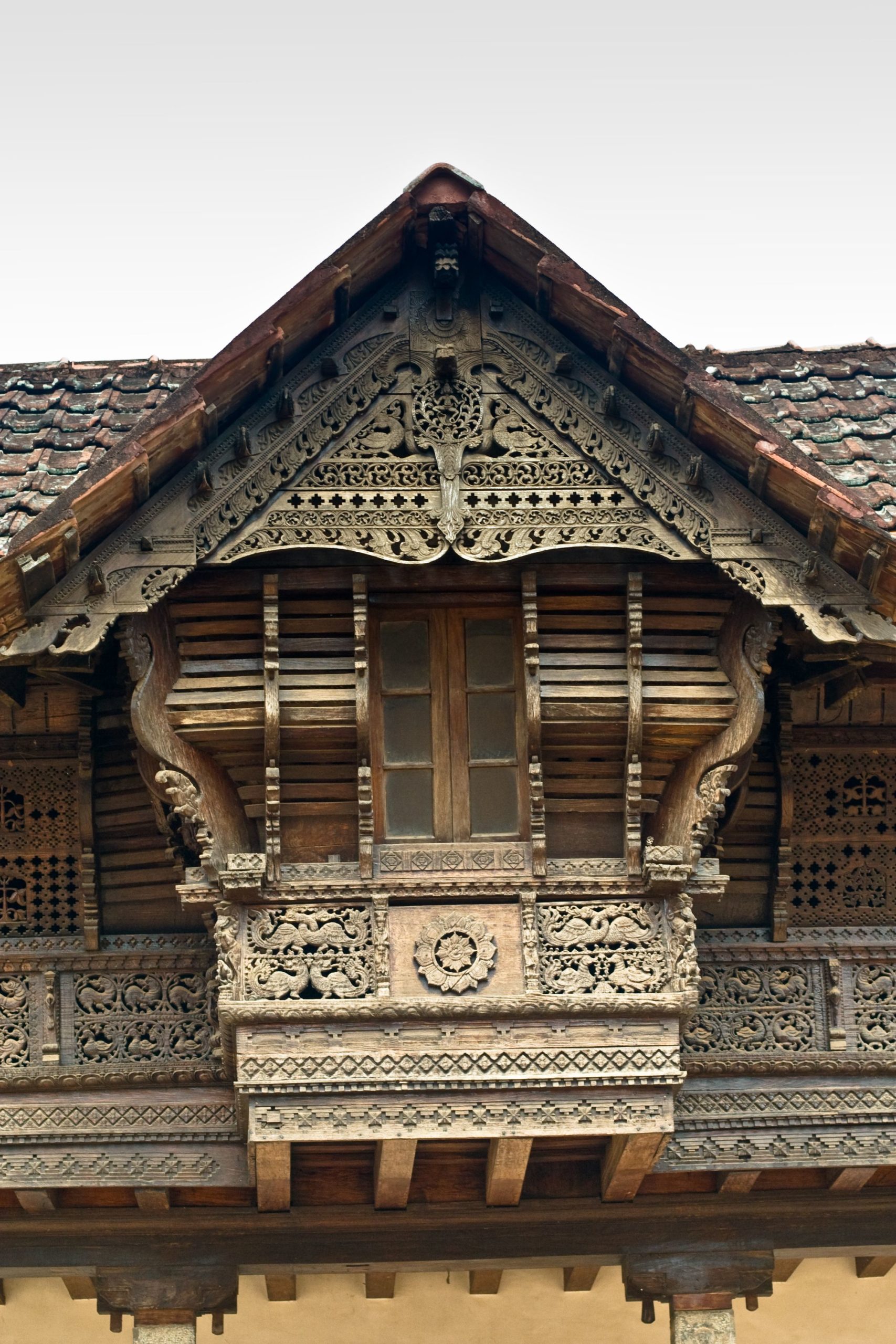 Padmanabhapuram Palace's ornated gate | World Travel Magazine Padmanabhapuram Palace's ornated gate