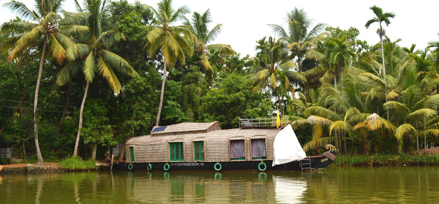 By far the best way to explore the backwaters is on a House Boat | World Travel Magazine By far the best way to explore the backwaters is on a House Boat