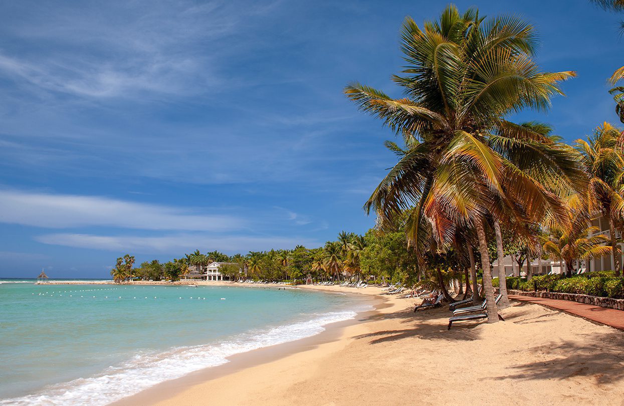 Sprawling beaches with golden sand await at Half Moon Jamaica | World Travel Magazine Sprawling beaches with golden sand await at Half Moon Jamaica