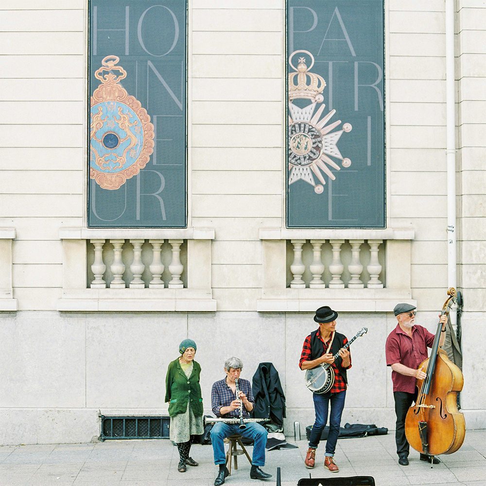 Street musicians channelling the best of French Jazz, photo by Analui | World Travel Magazine Street musicians channelling the best of French Jazz, photo by Analui