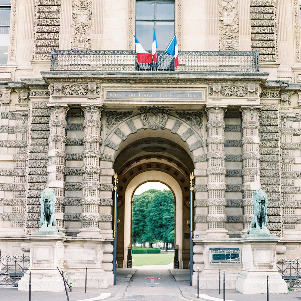 The Louvre with the Pont Royal in the foreground, photo by Analui | World Travel Magazine The Louvre with the Pont Royal in the foreground, photo by Analui