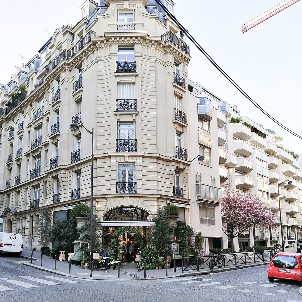 A flower shop in central Paris filled with exotic flowers | World Travel Magazine A flower shop in central Paris filled with exotic flowers
