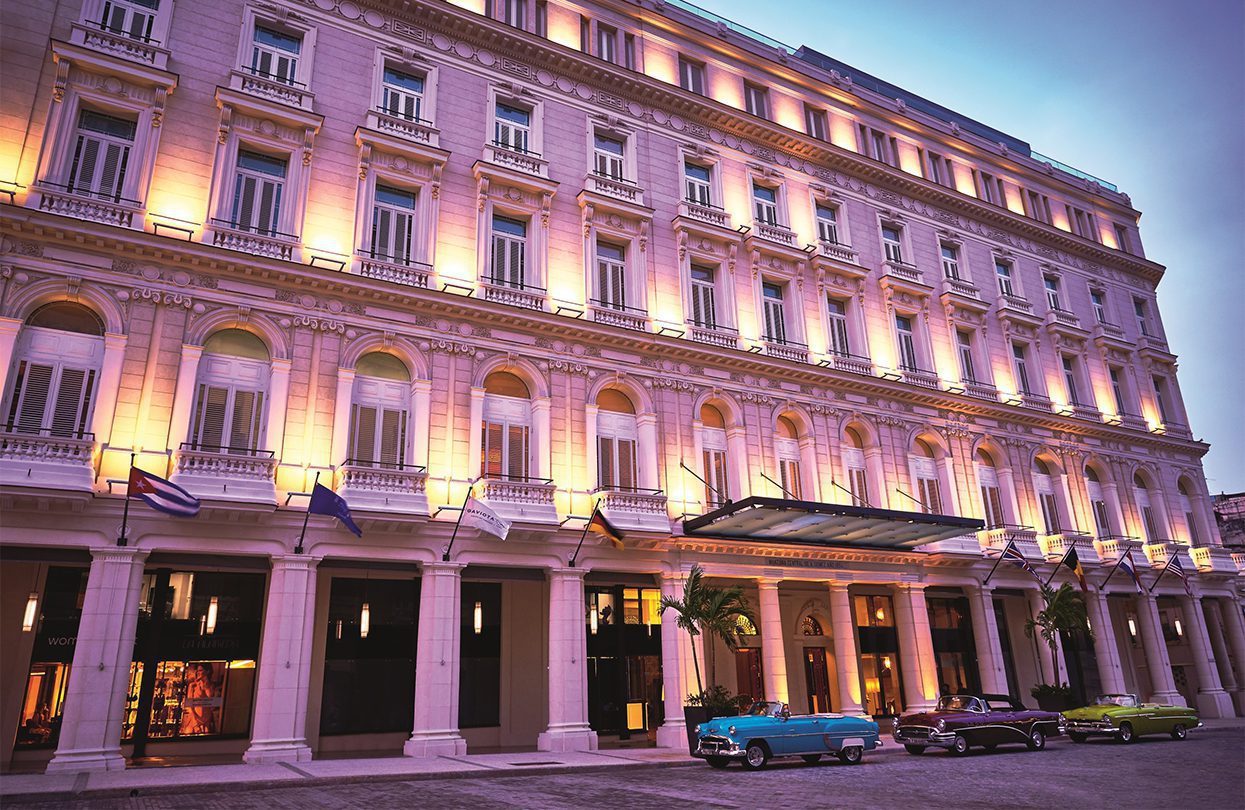 Vintage cars at the entrance of Gran Hotel Manzana Kempinski La Habana | World Travel Magazine Vintage cars at the entrance of Gran Hotel Manzana Kempinski La Habana