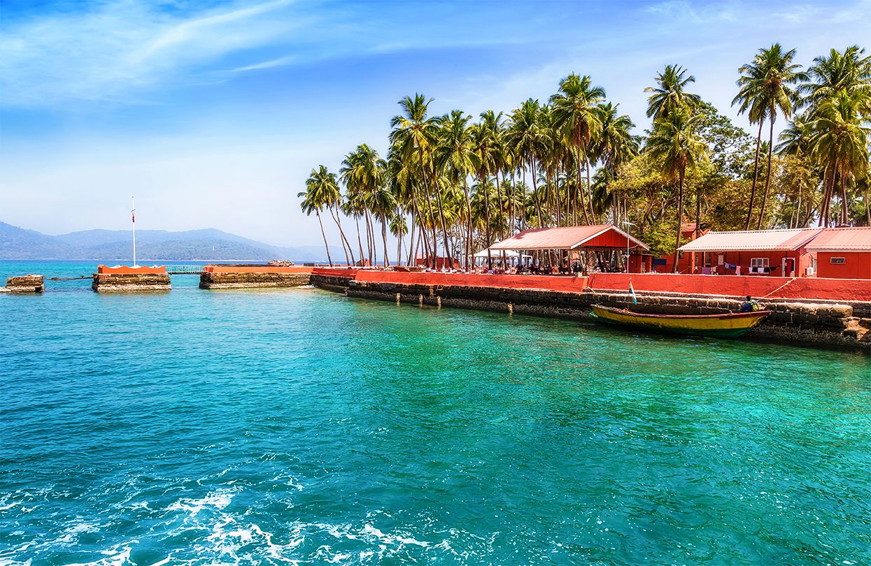 Beautiful Ross Island beach bay at Andaman India, image by Roop Dey | World Travel Magazine Beautiful Ross Island beach bay at Andaman India, image by Roop Dey