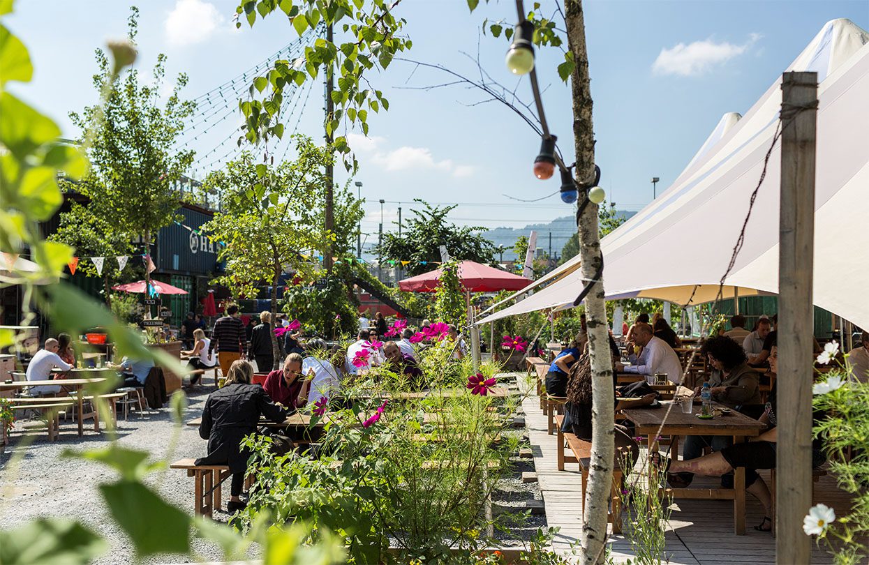 Frau Gerolds Garten, Bar, image by Elisabeth Real, Zürich Tourismus | World Travel Magazine Frau Gerolds Garten, Bar, image by Elisabeth Real, Zürich Tourismus