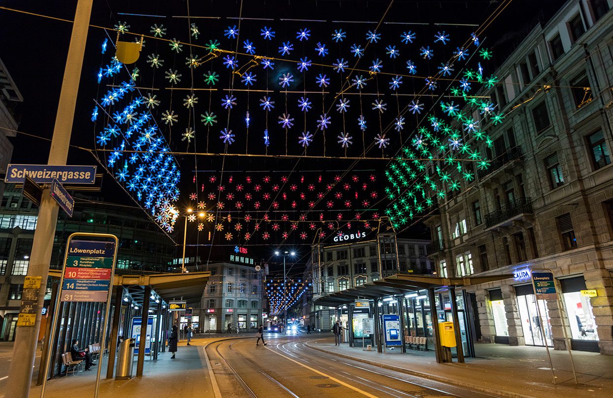 Plastic bottles stars at Löwenplatz, image by Zürich Tourism | World Travel Magazine Plastic bottles stars at Löwenplatz, image by Zürich Tourism