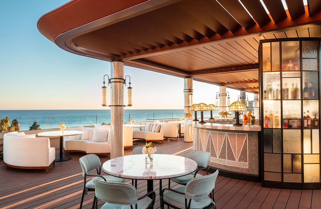 Anantara Plaza Nice Hotel’s Rooftop Panoramic Bar overlooking the Mediterranean | World Travel Magazine Anantara Plaza Nice Hotel’s Rooftop Panoramic Bar overlooking the Mediterranean