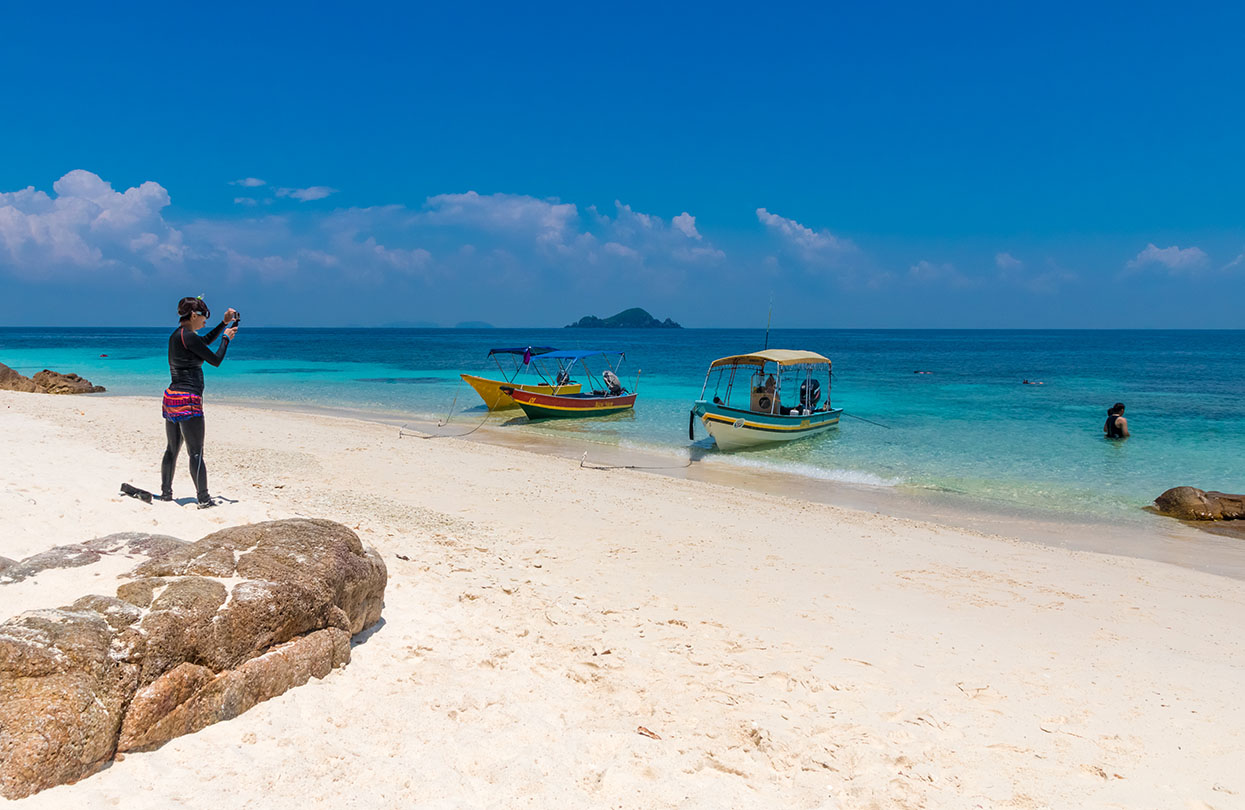 The white sandy beaches of Rawa Island, image by H-AB Photography, shutterstock | World Travel Magazine The white sandy beaches of Rawa Island, image by H-AB Photography, shutterstock