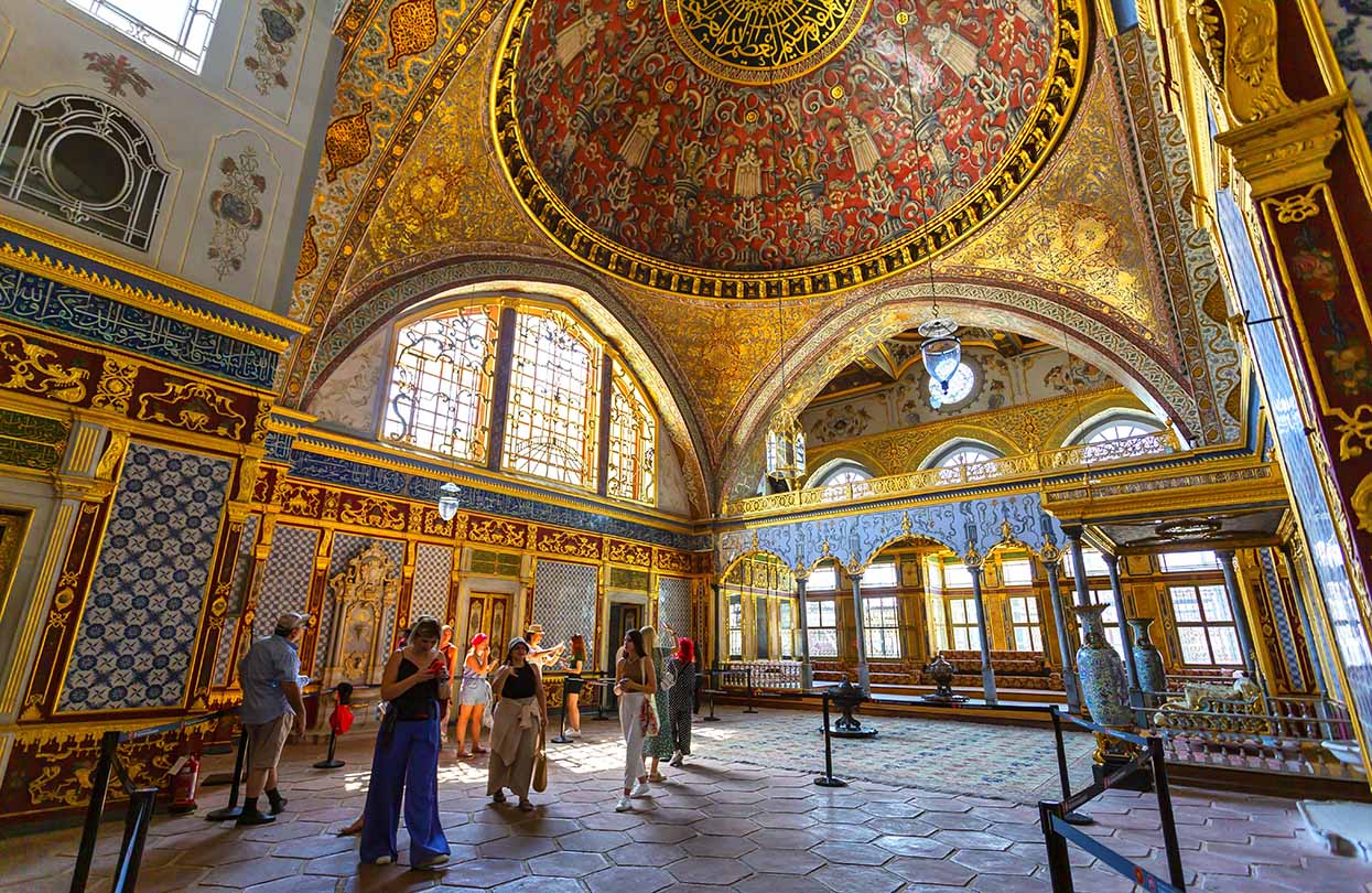 The famous Topkapi Palace, Image by lapas77, Shutterstock | World Travel Magazine The famous Topkapi Palace, Image by lapas77, Shutterstock