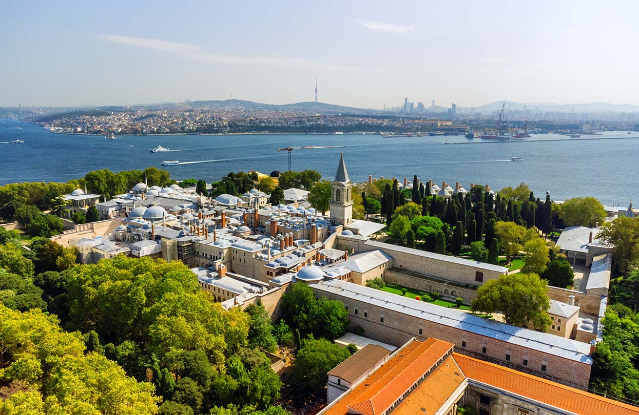 View from the Topkapi Palace, image by Efired, Shutterstock | World Travel Magazine View from the Topkapi Palace, image by Efired, Shutterstock