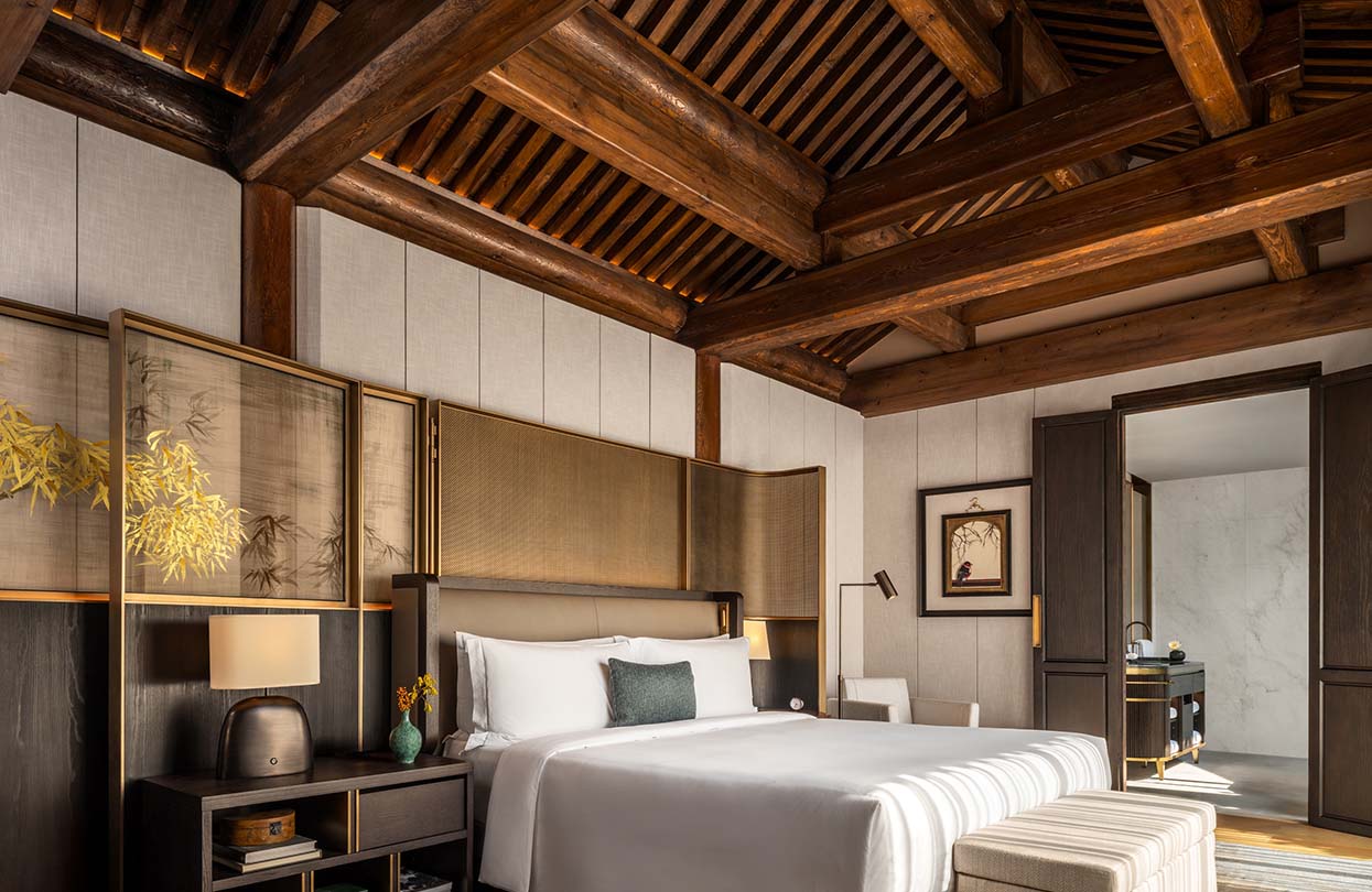 Mandarin Oriental Qianmen Grand Courtyard Bedroom | World Travel Magazine Mandarin Oriental Qianmen Grand Courtyard Bedroom