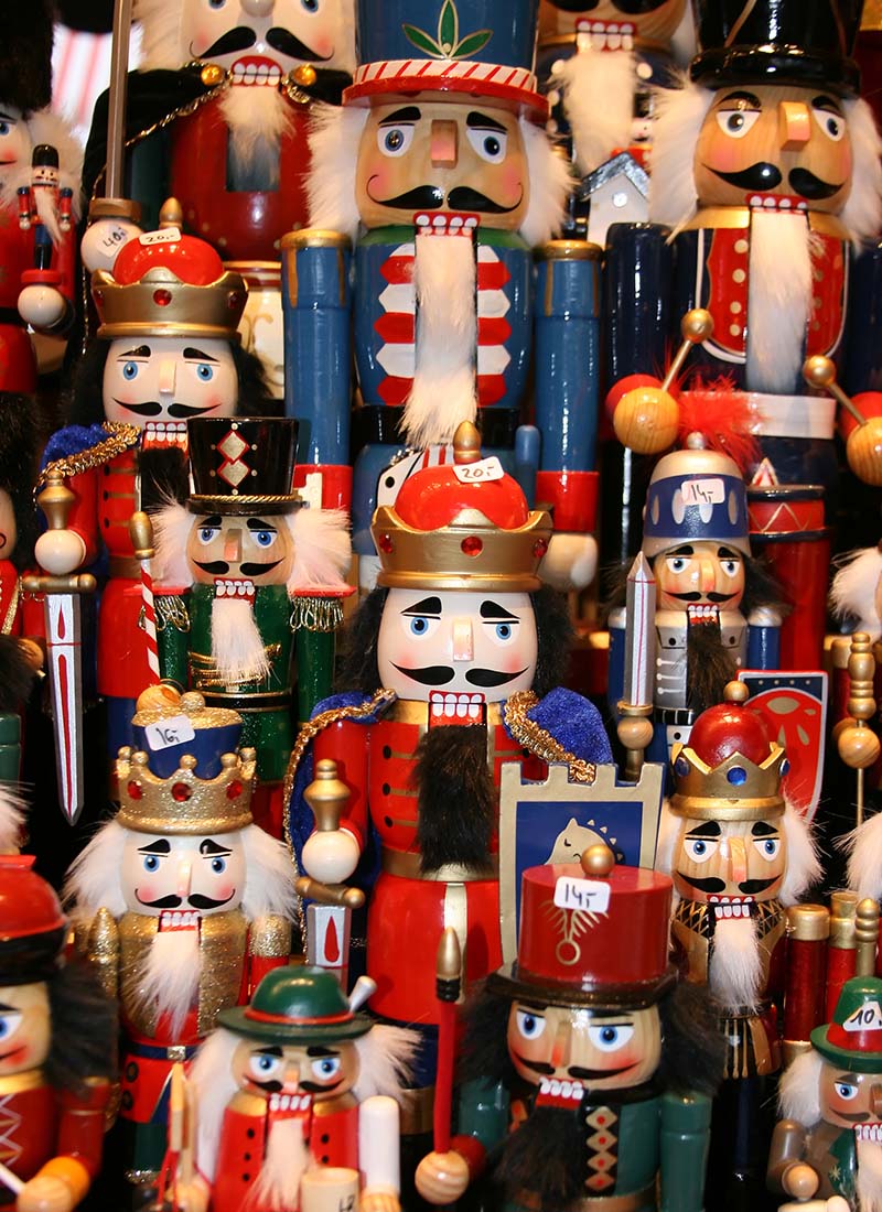 Nutcraker army- traditional toys on Christmas market Weihnachsmarkt in Hamburg, image by Tiberiu Stan, Shutterstock | World Travel Magazine Nutcraker army- traditional toys on Christmas market Weihnachsmarkt in Hamburg, image by Tiberiu Stan, Shutterstock