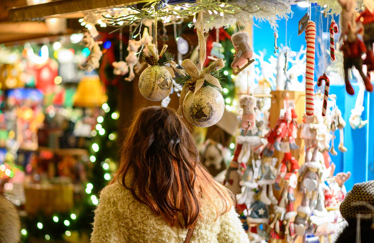 Winter Christmas Market in Hamburg, image by Aitor Rodriguez Claro, Shutterstock | World Travel Magazine Winter Christmas Market in Hamburg, image by Aitor Rodriguez Claro, Shutterstock