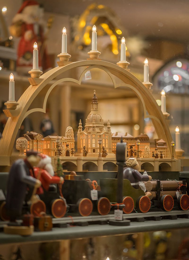 Shops in the Levantehaus selling Christmas decorations, image by Eugene Lim, Shutterstock | World Travel Magazine Shops in the Levantehaus selling Christmas decorations, image by Eugene Lim, Shutterstock